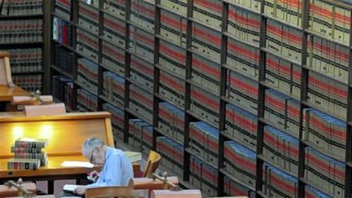 Allen Brunwasser Attorney Allen Brunwasser, 89, reads in the Duquesne University/Allegheny County Law Library in the City County Building, Downtown. Law students are still taught to do book research, but in practice, it is increasingly done through online services such as LexisNexis and Westlaw.