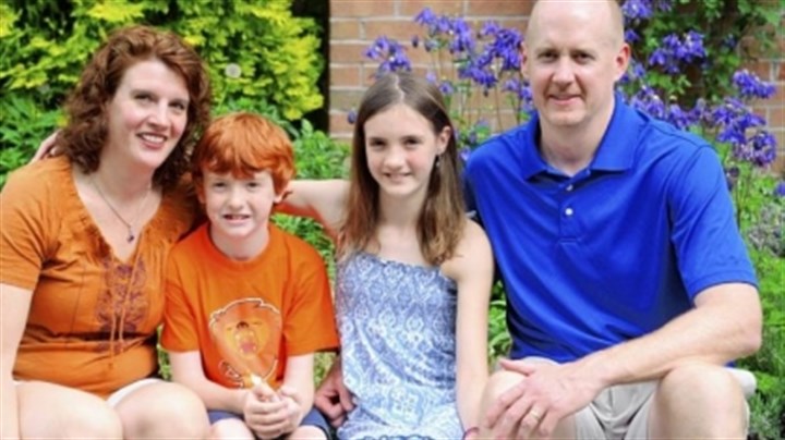 Amy-Raslevich-Jeff-Kelly-kids.jpg Amy Raslevich, Jeff Kelly, kids Amy Raslevich and her husband, Jeff Kelly, with their two children, Sam, 8 and Laura, 11. The children have gluten-free dietary restrictions, and Mrs. Raslevich was upset by how the Disney show "Jessie" depicted celiac disease.