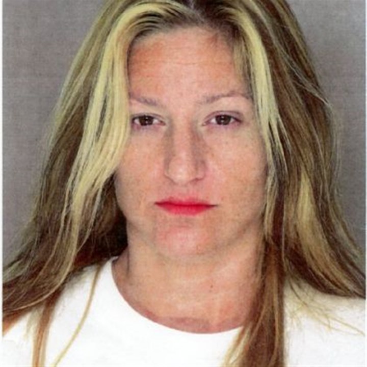 U.S. attorneys argue against woman's plea for early prison release