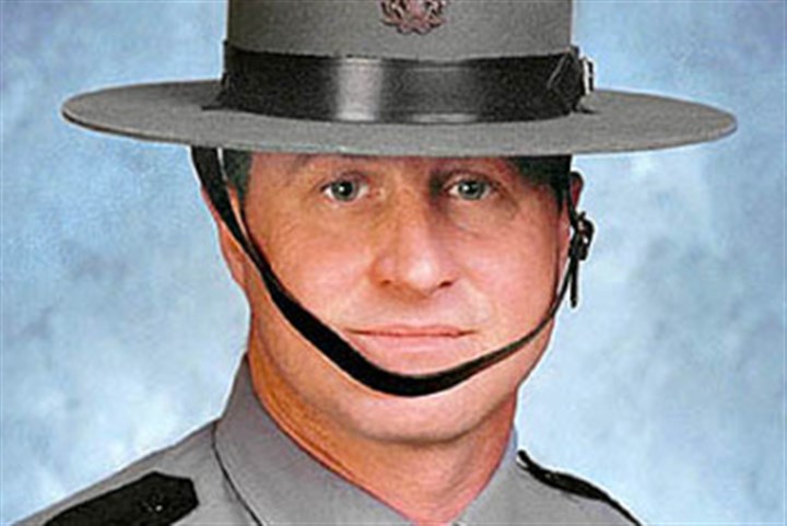 Man convicted of killing state trooper in 2005 seeks new trial