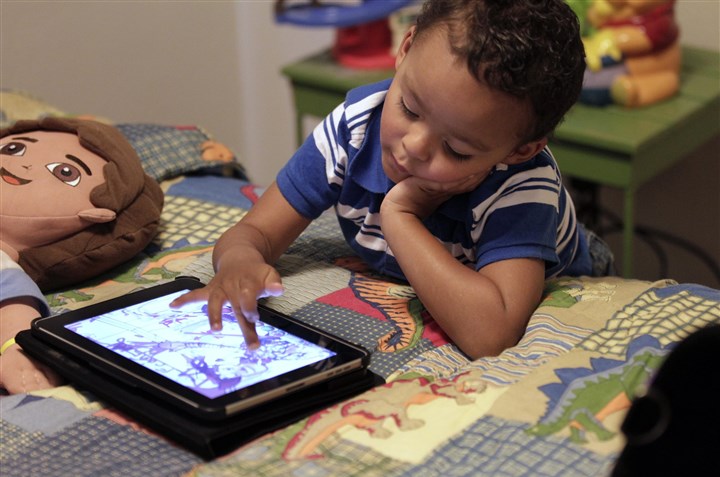 Pediatricians urge new guidelines for screen time