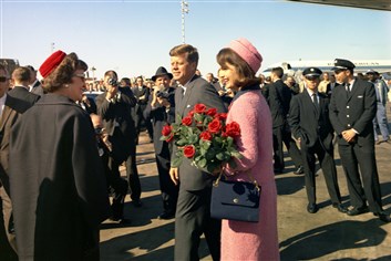 kennedy2_nat.1-1 President John F. Kennedy and Jacqueline Kennedy arrive at Love Field in Dallas on Nov. 22, 1963.