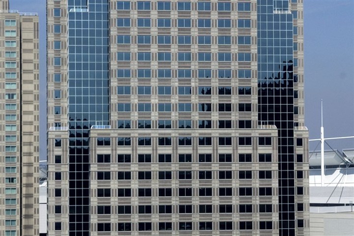 Federated reports higher profits