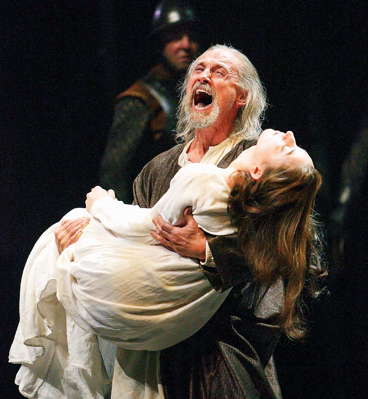 Shakespeares portrayal of lear and his daughters in the play king lear