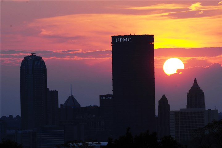 Pittsburgh, police union spar over residency rules at Pa. Supreme Court