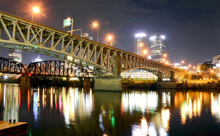 TRAFFIC: Lane restrictions scheduled for Liberty Bridge, Tunnel