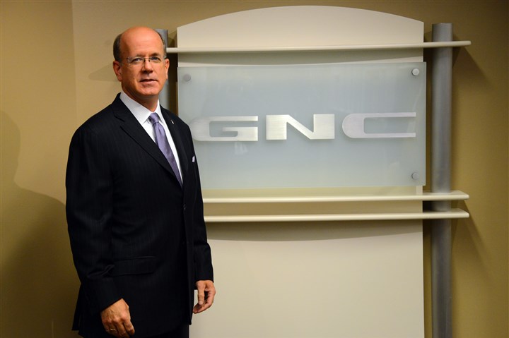 GNC replaces chief executive
