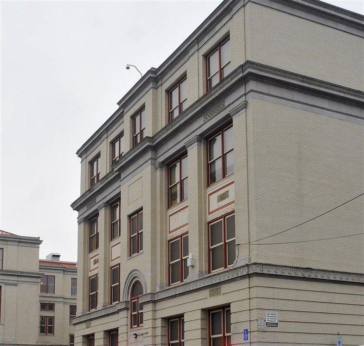 Pittsburgh Allderdice on lockdown for student incident