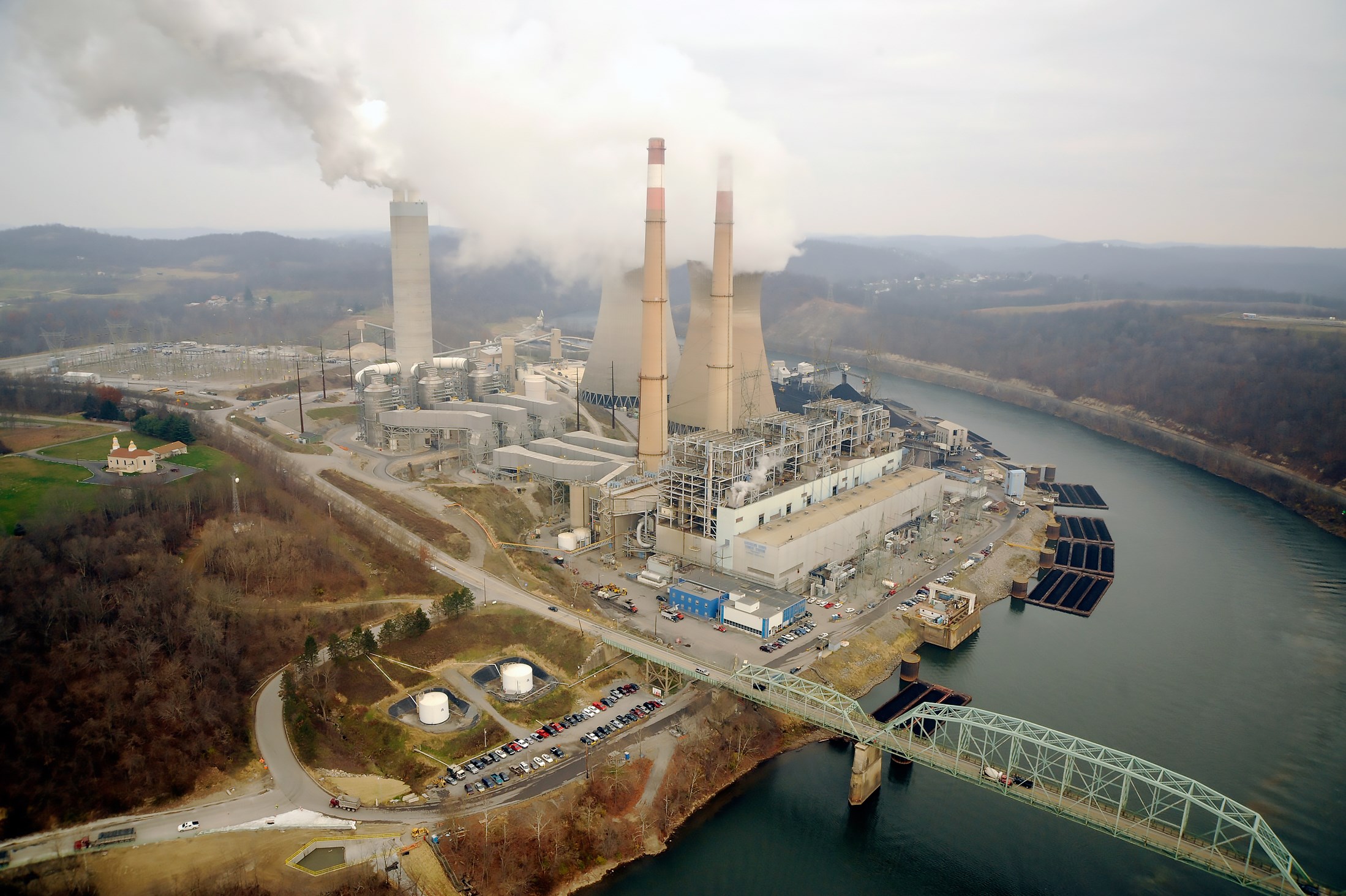 FirstEnergy sells part of former Hatfield power plant to gas developer