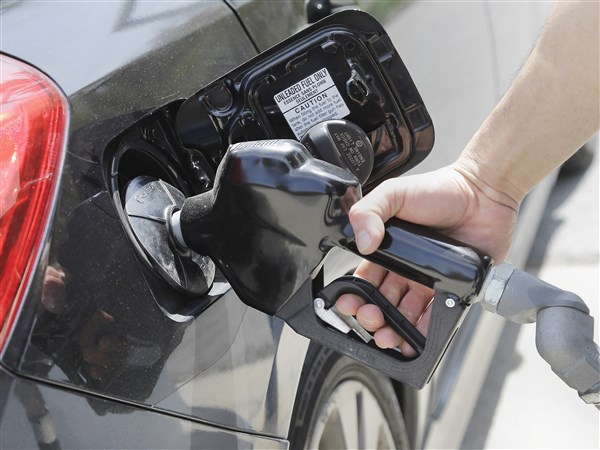 Small drop for Pittsburgh-area gas prices