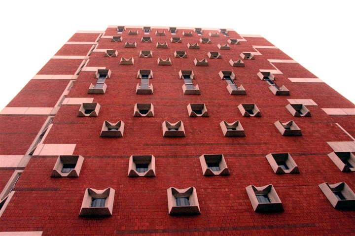 Jail guard fired for allegedly giving inmate a cell phone