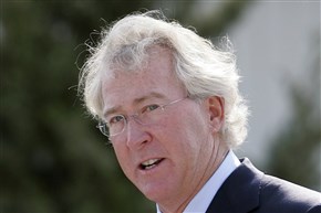  Chesapeake Energy Corp. CEO Aubrey McClendon attends Game 6 of the NBA Western Conference finals in Oklahoma City. Oklahoma City police say McClendon, a natural gas industry titan who was indicted on Tuesday by a federal grand jury, was killed in a car crash on Wednesday.