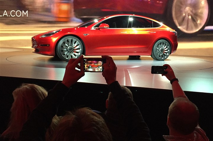 Tesla Motors looking to open store in Wexford