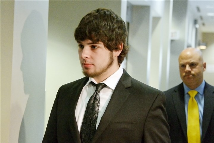 Man allegedly attacked by Pittsburgh officer pleads guilty