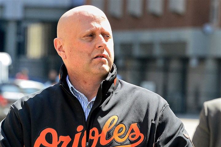 Fired city police sergeant's assault trial set for Oct. 5