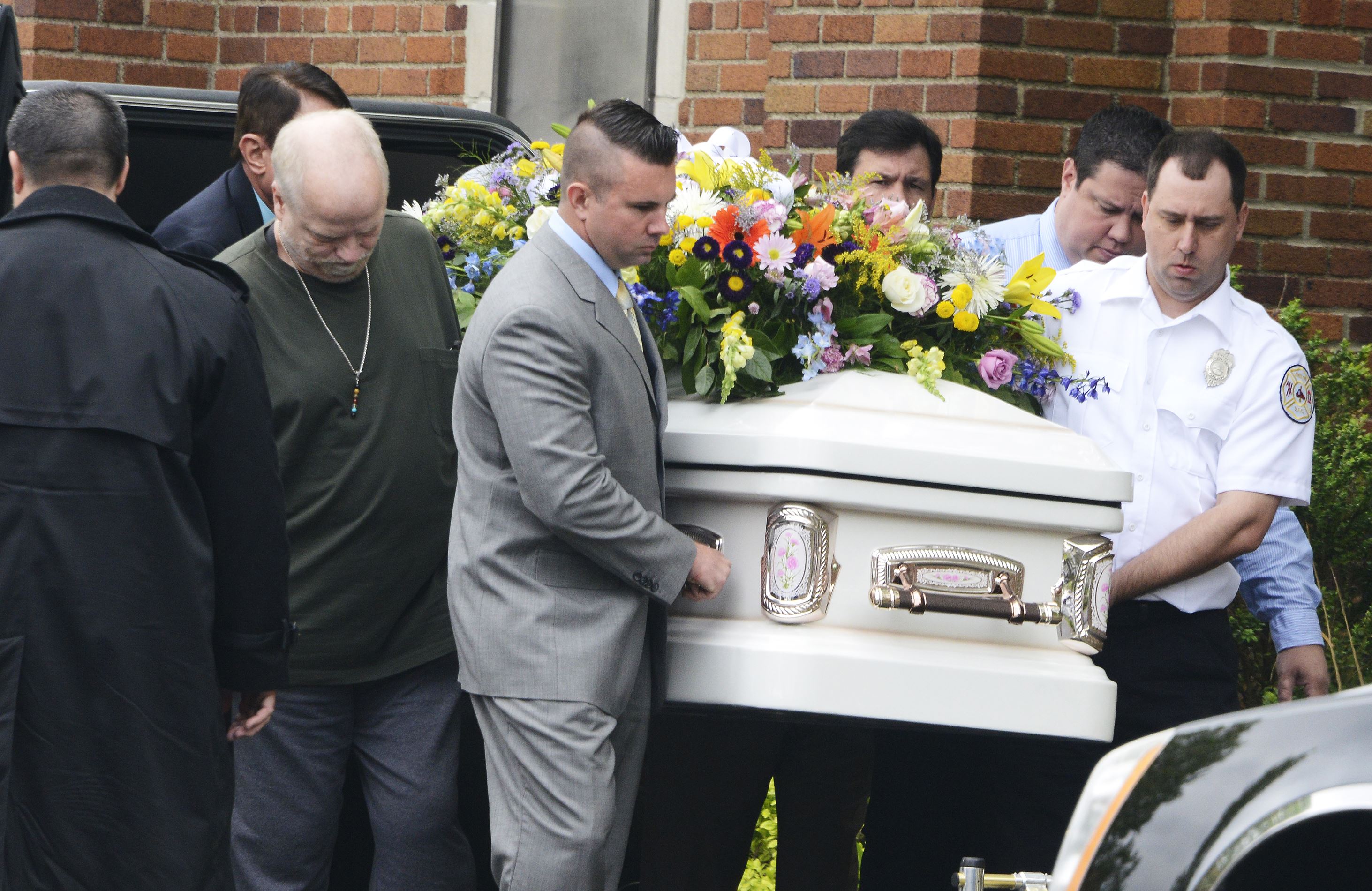 Bellevue family interred following funeral service led by family member | Pittsburgh ...