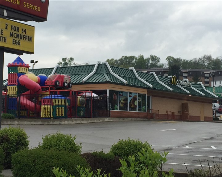 Emergency crews put out fire at McDonald's in Bethel Park