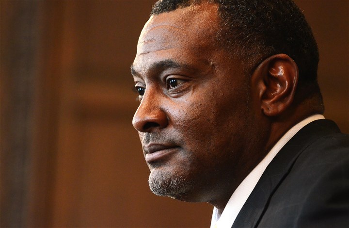 Discrepancies on resume of new Pittsburgh schools superintendent come to light