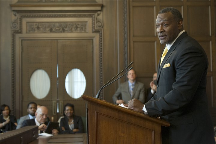 Pittsburgh Public Schools names Florida administrator as new superintendent