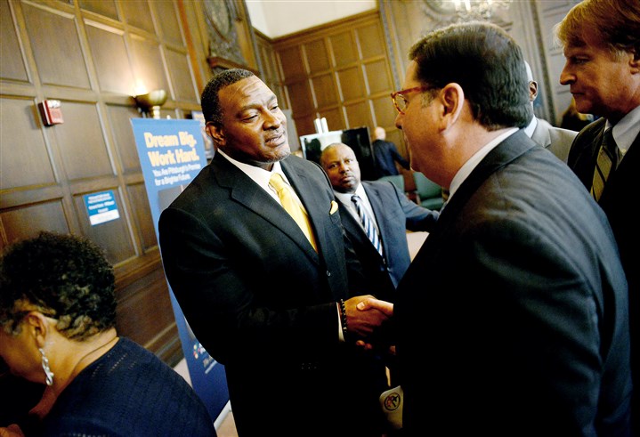 Florida administrator, ex-NFL player to head Pittsburgh schools