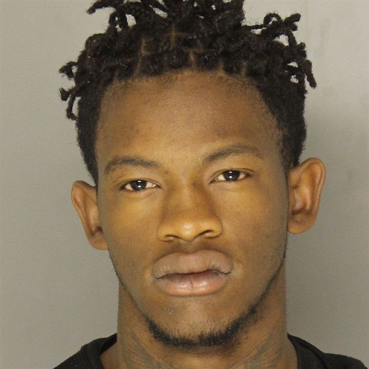 Pittsburgh Police seek robbery suspect