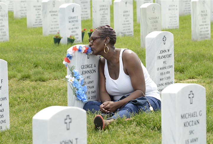 More than a thousand gather at military cemetery in Washington County