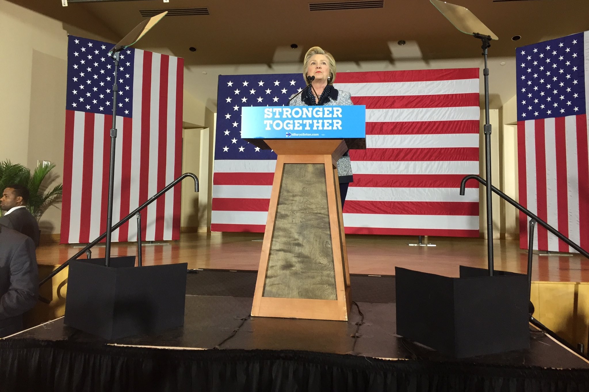 Clinton takes shots at Trump, calls for unity after Orlando massacre during South Side stop