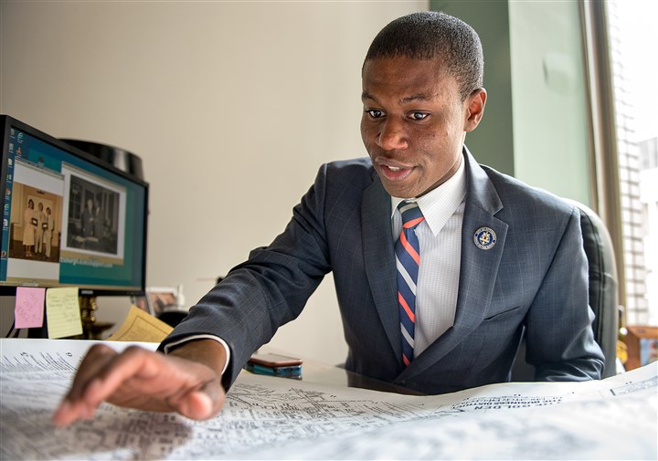 Who's on the guest list for Pittsburgh's bicentennial gala?