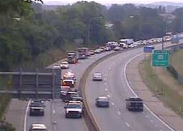 TRAFFIC: Multi-vehicle crash blocks lane on Parkway East inbound, Churchill