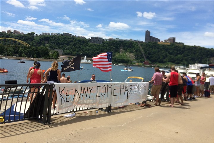 Kenny Chesney fans descend on the North Shore before concert