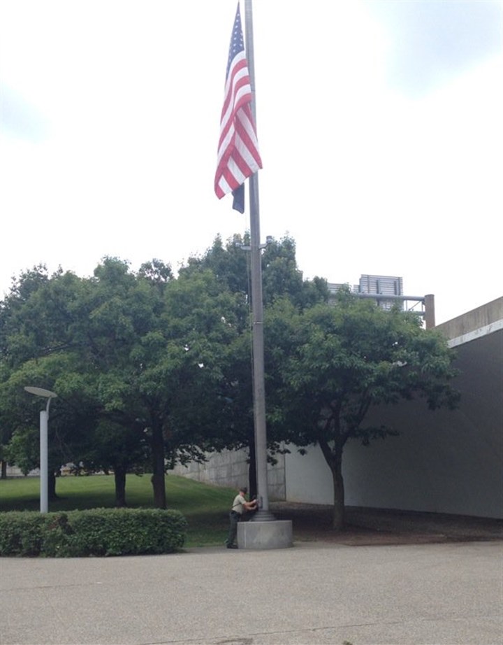 Pittsburgh police, community absorb news of Dallas shootings