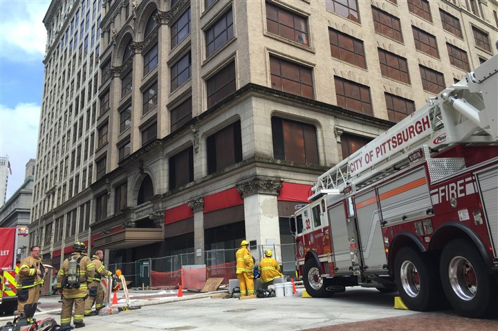Pittsburgh firefighters gain control of blaze in old Macy's building Downtown