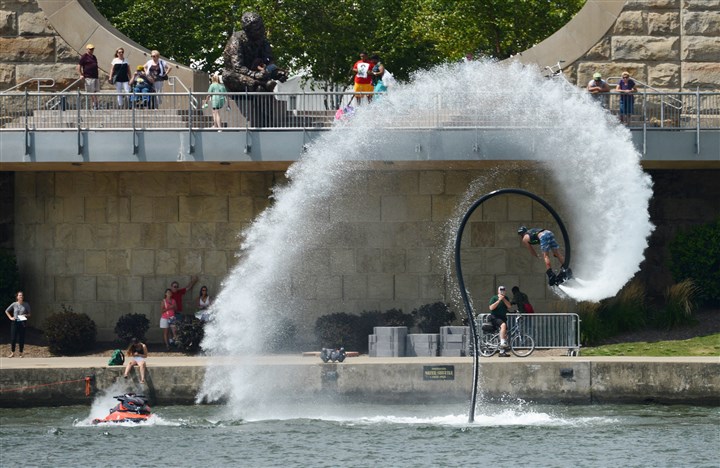 Pittsburgher’s stunt with Jet Ski fires up first-day regatta crowd