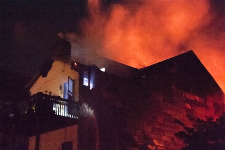 Pittsburgh firefighters control four-alarm blaze on South Side
