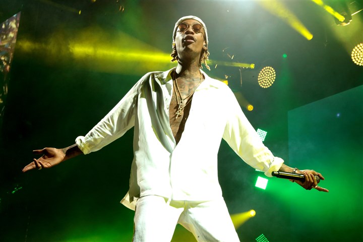 Wiz Khalifa, Snoop Dogg sued for railing collapse at N.J. concert