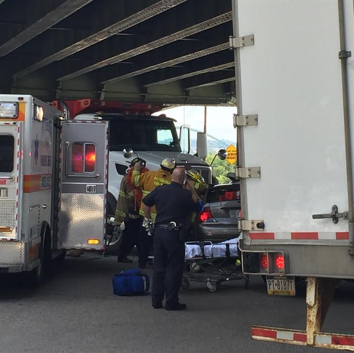 Crash on Second Avenue causing traffic delays in Downtown, South Side