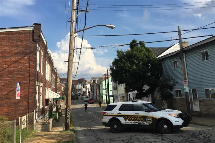 Man shot in shoulder in Bloomfield, SWAT called to scene