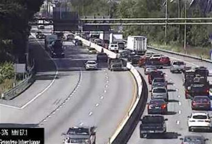TRAFFIC: Parkway West crash slows drive heading out of the city
