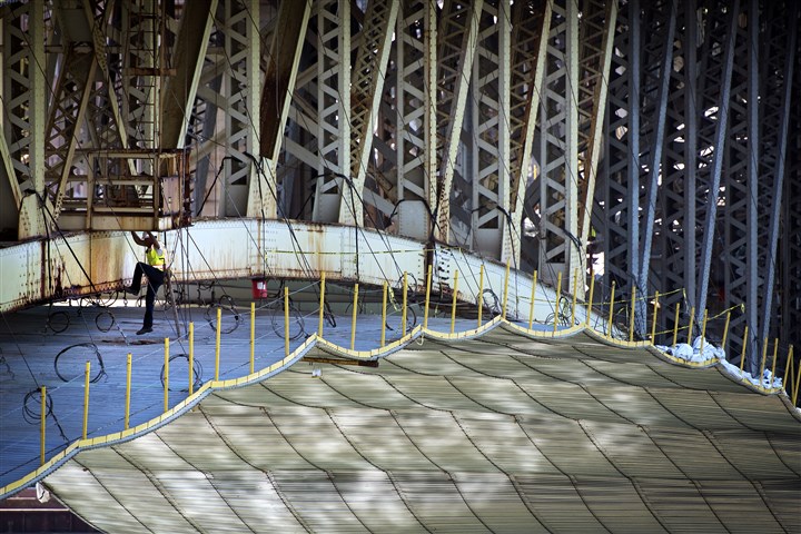 Four Pittsburgh schools effected by Liberty Bridge closure return to normal start times