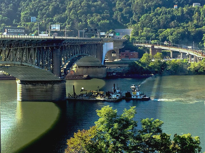 Pittsburgh council honors firefighters who battled Liberty Bridge blaze