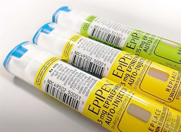 Parent bloggers question role in Mylan’s EpiPen schools push