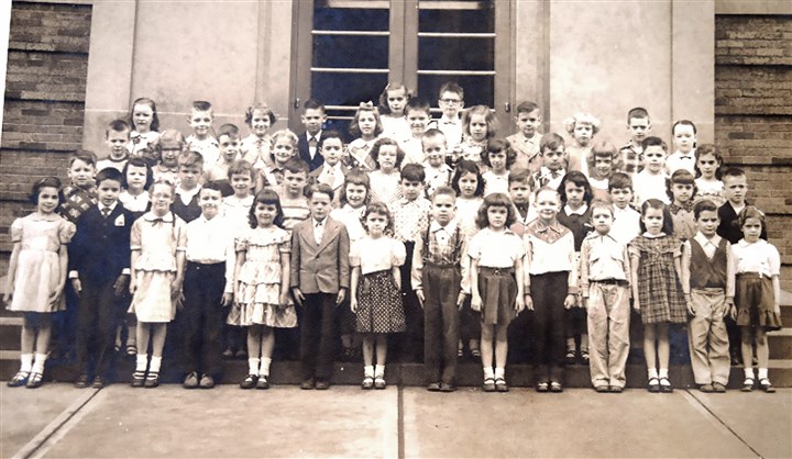 1st-graders together 64 years ago, septuagenarian Sacreds party on