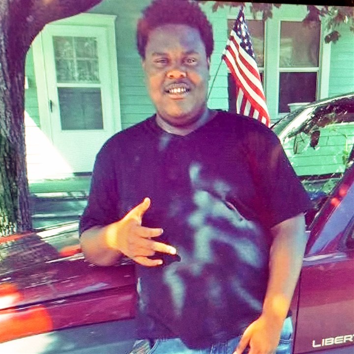 Two Aliquippa H.S. football players charged in drug-deal slaying