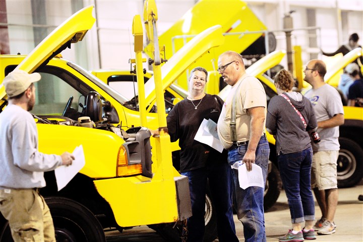 Buyers snap up things airport travelers leave behind