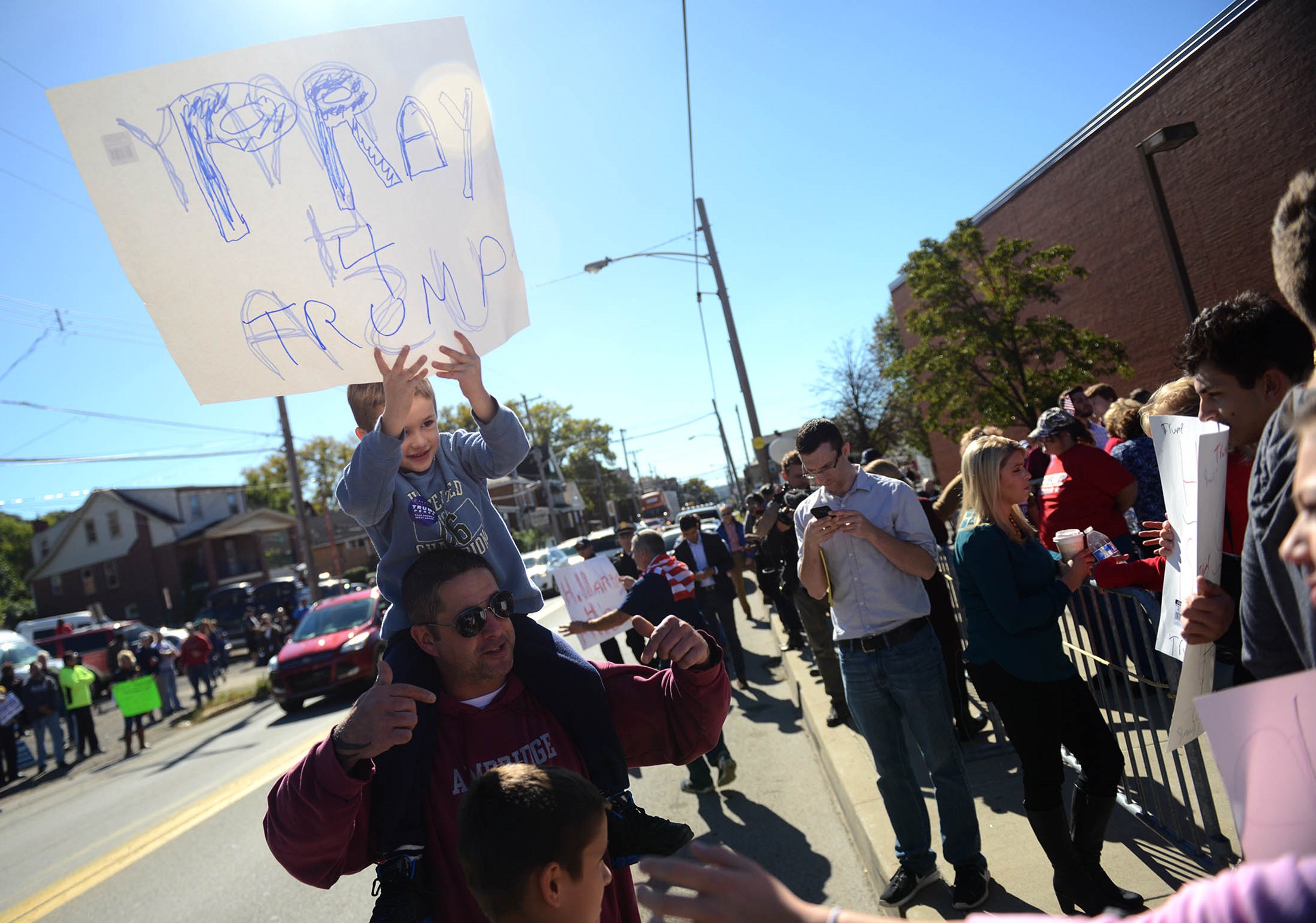Trump appearance in Ambridge draws supporters, protesters