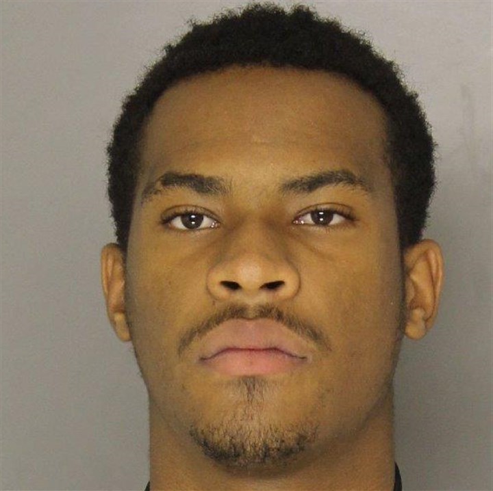 Elliott man charged with robbing cab driver