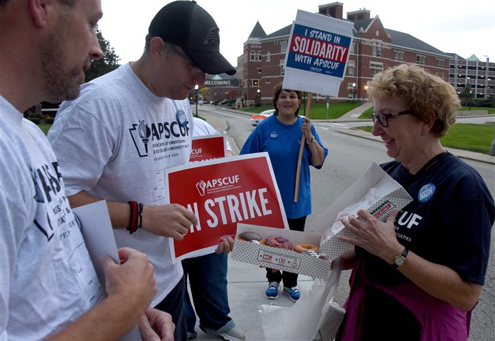 Faculty, administration both claim to be ready to talk in state system strike