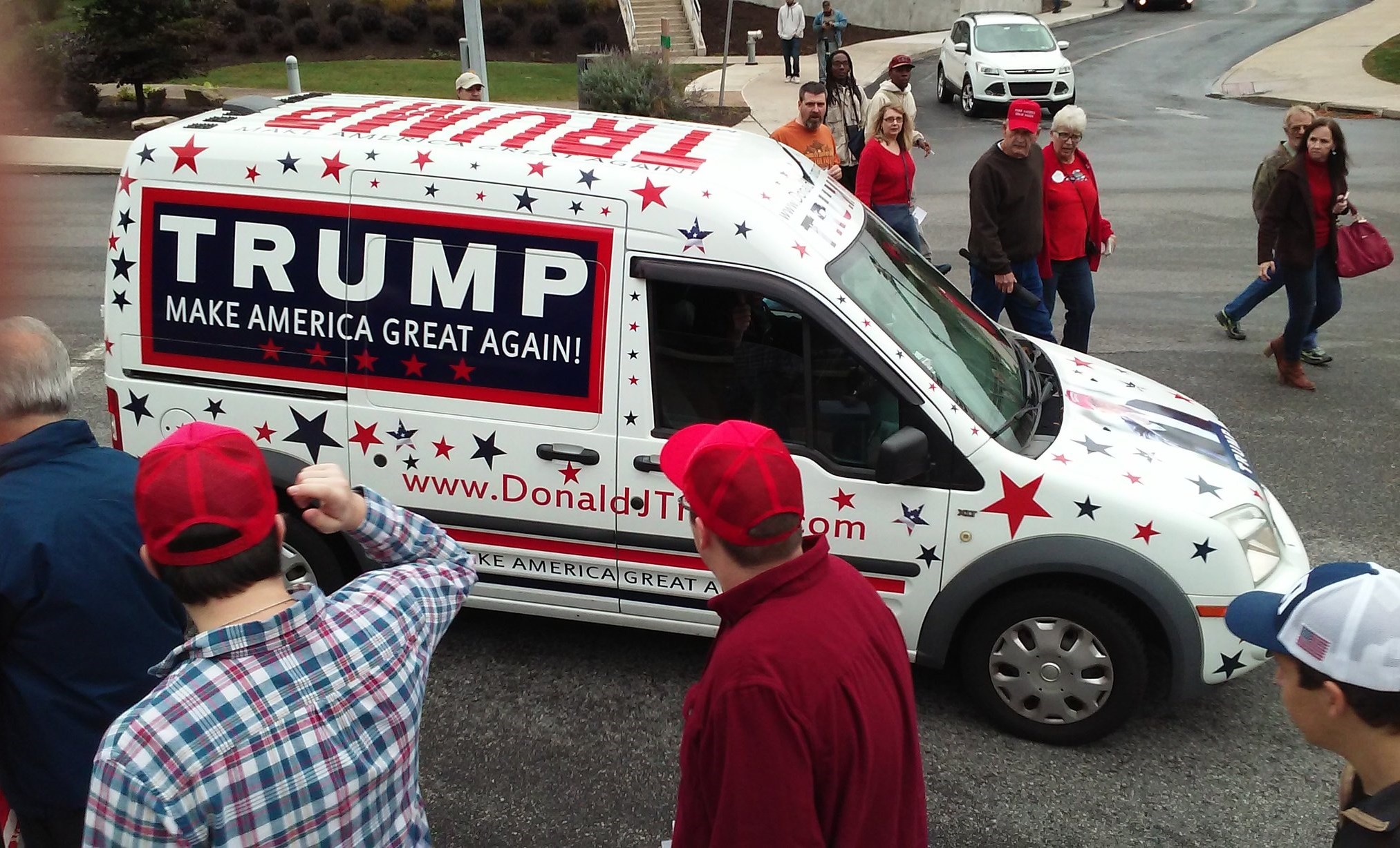 Trump visit to Johnstown attracts big crowd