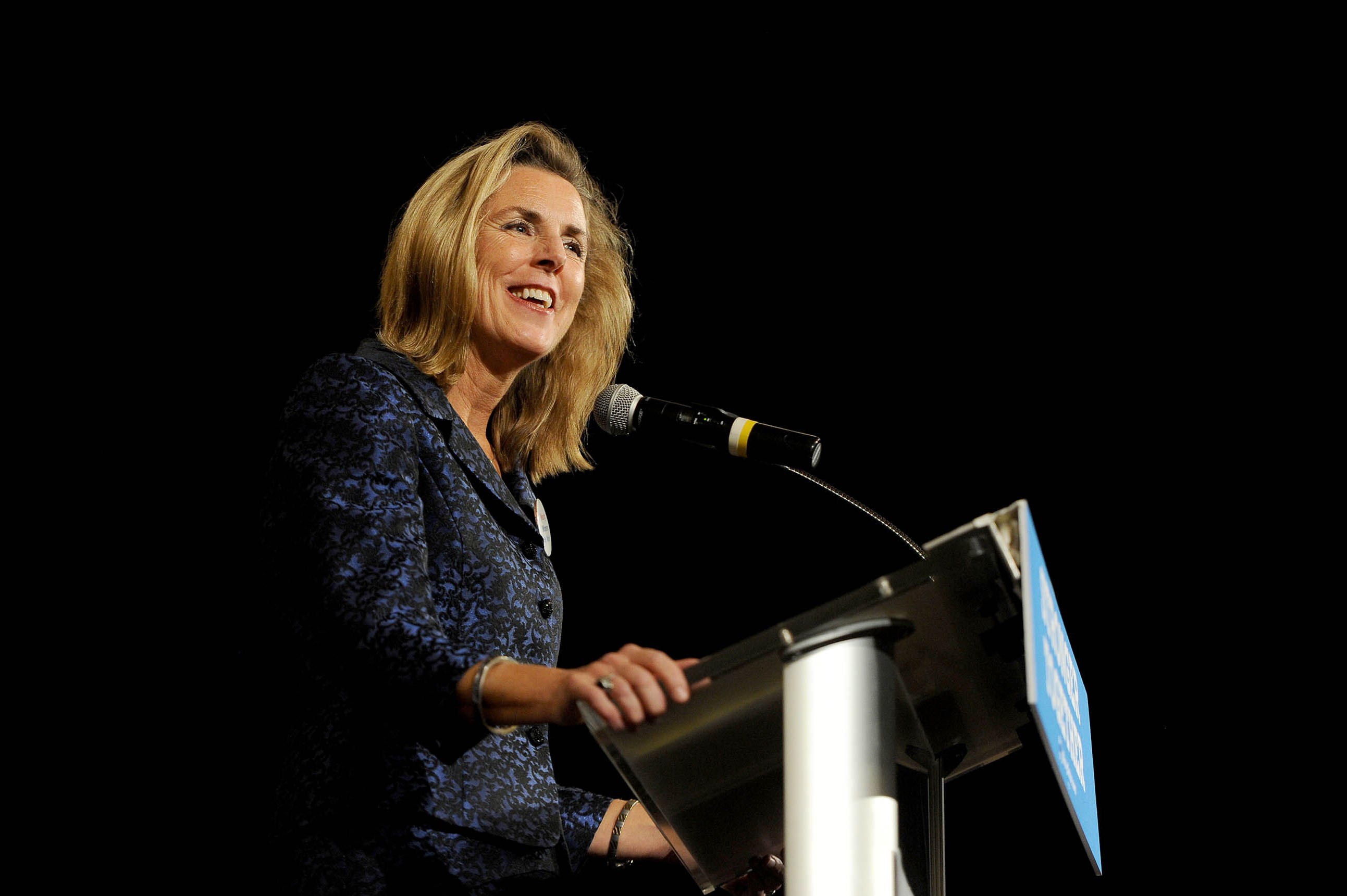Warren stumps for McGinty; Toomey gets help, too