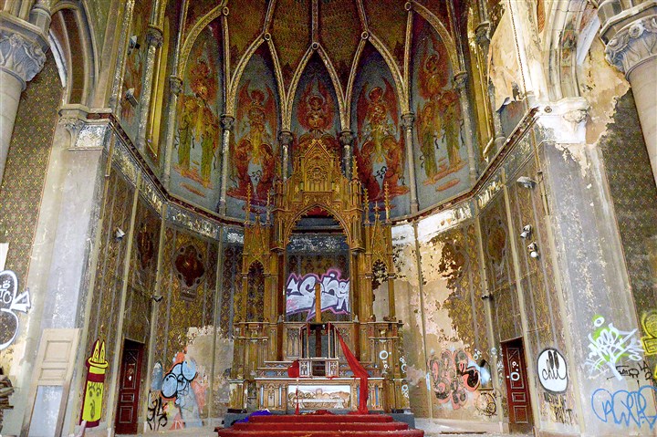 Silent Sanctuaries: A look inside Pittsburgh's vacant houses of worship